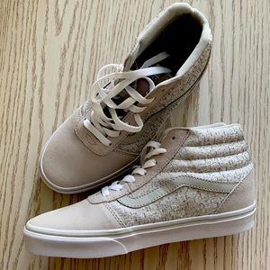 high top VANS sneaker - like new